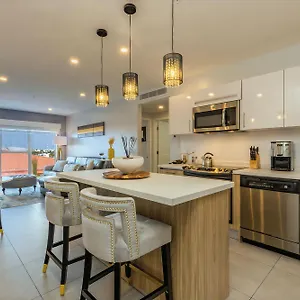 Apartment Warm Nicely Decorated Unit Unbeatable Location, Oranjestad